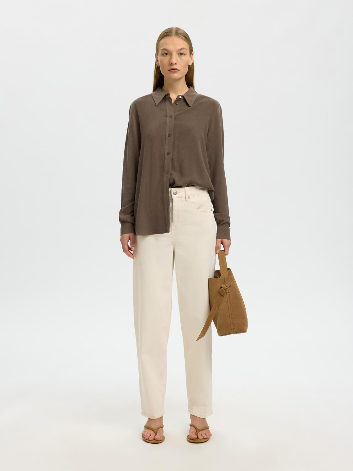 model_shot-front_full